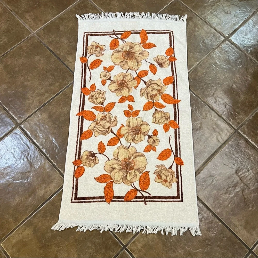 Vintage 1970s Retro Towel Brown & Orange Floral Design 41”x21”